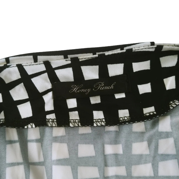 Honey Punch  Monochromatic Romper Stretch Black White S NWT - Picture 9 of 9
